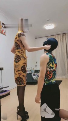 【艺术美学】旗袍女主艺术打肌肉男/踩踏呕吐物 bf16809_绳艺库视频下载