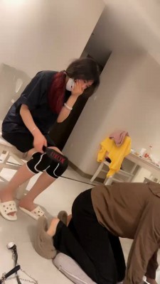 套路直播视频【橘子没熟】奴下奴-教女奴玩哭母畜/舔脚/sp耳光狠抽 bf25568_绳艺库视频下载