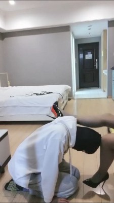 【婉婷】高跟灰丝踩虐/鞭打 bf26739_绳艺库视频下载