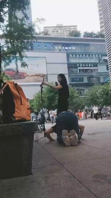 【全能来福M】给路人美女跪拜会是什么反应 bf28008_绳艺库视频下载