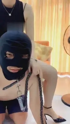 【欣妍】短发模特羞辱圈养狗 G-210712-22_绳艺库视频下载