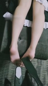 【维妮】绿妻替老公还债被虐成狗 bf7598_绳艺库视频下载