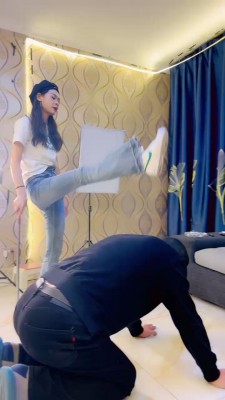 套路直播视频【凉爽S】双S艺术踢踹/藤条抽/人体烟灰缸【双视角版】 bf26373_绳艺库视频下载