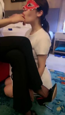 套路直播视频【丹祖宗】双母畜-腿绞窒息/脚喂食/强制舔脚 bf25975_绳艺库视频下载