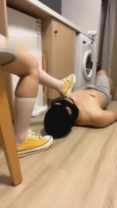 【云云酱】帆布鞋白丝全体重踩踏（2） G-210717-46_绳艺库视频下载