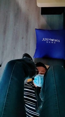 套路直播视频【开发素人】艺校女神首调-踩踏/居高临下舔鞋/踩狗爪 bf26045_绳艺库视频下载