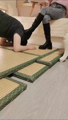 套路直播视频【阿喵】长靴黑丝踩贱狗/求圣水  JS23032801_绳艺库视频下载