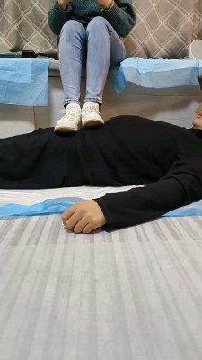 【咩祖】小白鞋全体重踩踏 bf22480_绳艺库视频下载