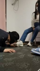 【文文文】舔素人小姐姐的脏鞋 bf22134_绳艺库视频下载