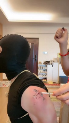 【奈奈生】白袜塞嘴重度刑-烟烫刻字/鞭打/耳光抽小白鞋踩 bf26898_绳艺库视频下载