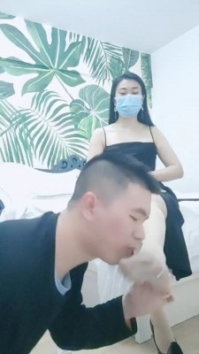 【重庆男神】180南航空姐调-闻舔原味肉丝脚/提档/踩踏脚喂酸奶 bf26923_绳艺库视频下载