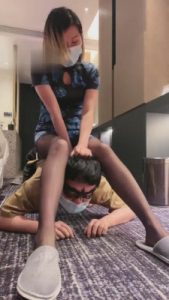 【莫妮卡】足深喉脚喂食+黑丝羞辱 bf13710_绳艺库视频下载