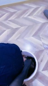 【靴嘉倪】鞭打靴奴脚喂食【完整版】 bf23169_绳艺库视频下载