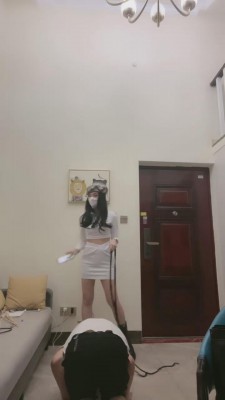 【服子】把继父吊起来狂抽 bf12717_绳艺库视频下载