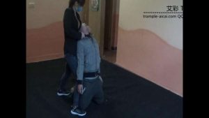 女特工宰杀暴徒。_绳艺库视频下载