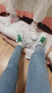 【罗宾】素人小姐姐第一次踩狗 bf7280_绳艺库视频下载