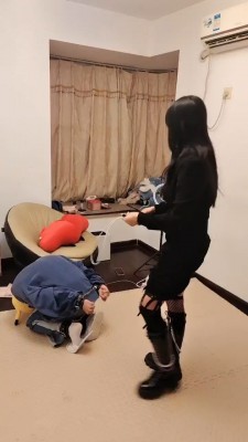 套路直播视频【万灵】反绑数据线狠抽/打手掌  JS23030504_绳艺库视频下载