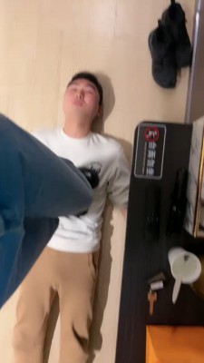 套路直播视频【年华S】脏短靴踩踏食物喂食贱狗 bf23727_绳艺库视频下载