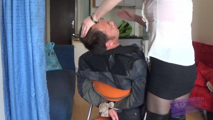 挟持美女秘书反被虐。_绳艺库视频下载