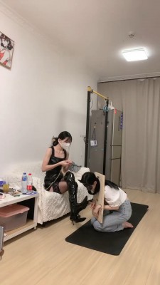 【锅的猫宁】枷锁囚禁母狗教育 bf18490_绳艺库视频下载