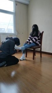 套路直播视频【最抗揍M】开发素人学生S-舔脏鞋白袜-运动鞋踩狗脸 bf26324_绳艺库视频下载