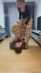 【若琳琳】吓跑素人闺蜜后的惩罚 bf10814_绳艺库视频下载