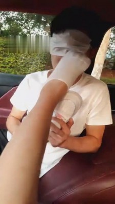 【悦主大人】运动后小白鞋车内调 G-210818-12_绳艺库视频下载