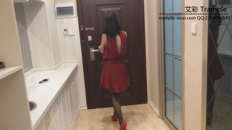 《湘香女王》女主人刁难侮辱乞丐_绳艺库视频下载