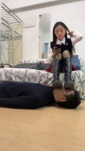 套路直播视频【年华】艺校女神长靴黑丝全体重踩踏 bf24152_绳艺库视频下载