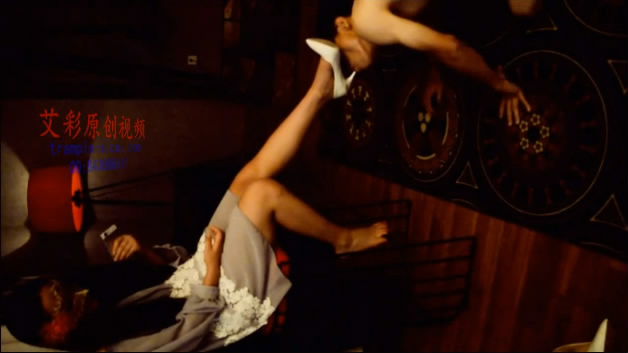 『奴隶岛』—-菲菲舔脚调教、舌头酸奶洗脚_绳艺库视频下载