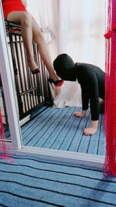 套路直播视频【bibi团】高跟疯狂插嘴-舔闻黑丝玉足 bf26309_绳艺库视频下载