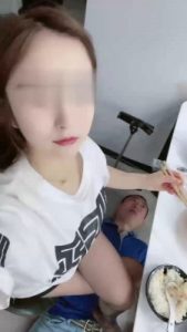 【一诺大小姐】家奴伺候用餐 bf18677_绳艺库视频下载