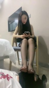 【川野尤娜】黑丝御姐脚下狗/口水深喉 bf12842_绳艺库视频下载