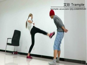 冰冰女主暴打小流氓膝顶，踢裆！_绳艺库视频下载