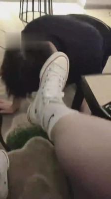 【是花花呀】御姐运动小白鞋棉袜羞辱狗 bf1015_绳艺库视频下载