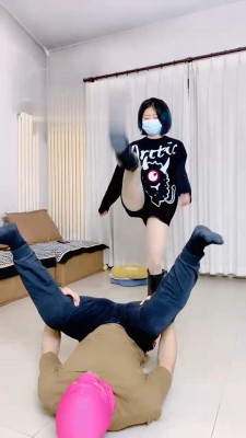 【美离子】堵上狗嘴重度踢踹碎蛋 bf19175_绳艺库视频下载