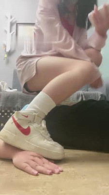 【小痴大人】喂食踩各种【完整版】 bf13950_绳艺库视频下载