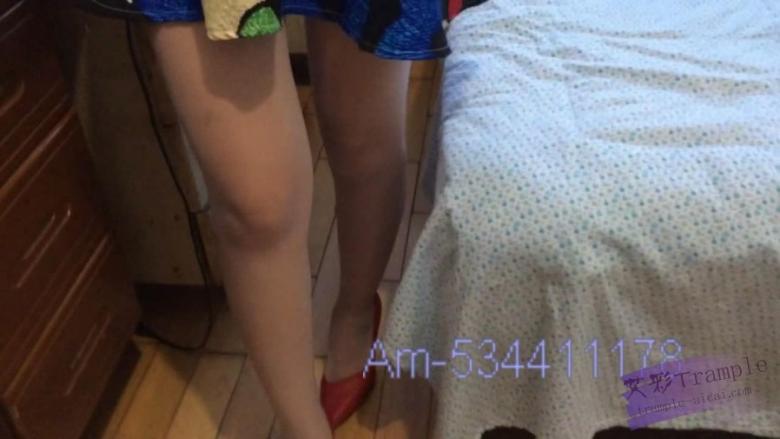 【极品典藏】这样的白丝可以玩一年么？秀足,鞋+艺术+全身+背影_绳艺库视频下载