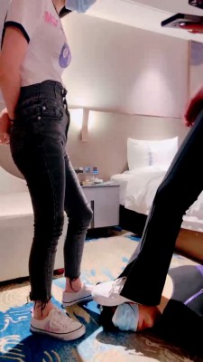 【丹祖宗】闺蜜入圈第四弹-帆布鞋白袜/吃白袜【三视角版】bf27436_绳艺库视频下载