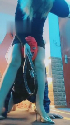 【东营天香百合】高跟鞋脚下之辱 bf5673_绳艺库视频下载