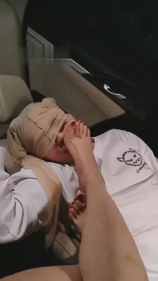 【煜S】车内闻着臭鞋臭脚发骚的狗 bf12343_绳艺库视频下载