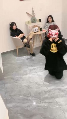 套路直播视频【天津女仆店】推荐-开发多名女仆素人做S玩母畜【双视角版】 bf26657_绳艺库视频下载