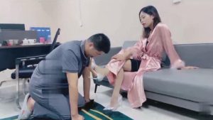 【兔美美】放学发现学生偷闻原味 bf17233_绳艺库视频下载