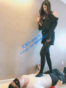 美女职员惩治猥琐领导_绳艺库视频下载