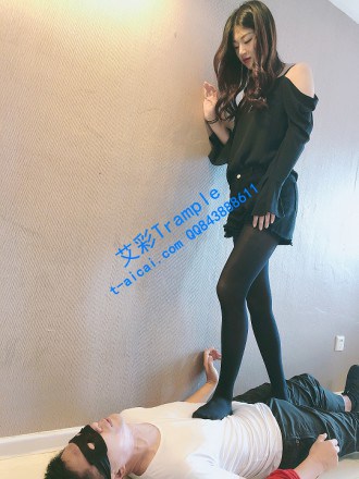 美女职员惩治猥琐领导_绳艺库视频下载