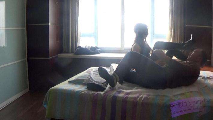 莉莉美腿魅惑足责绞杀_绳艺库视频下载