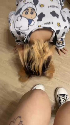 套路直播视频【全国最贱】开发精神小妹做S-人体擦鞋器/全体重踩踏 bf26478_绳艺库视频下载