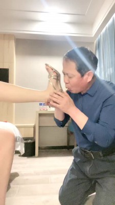 【茶茶】高跟裸足舔/耳光抽/鞋底踩/插嘴 bf28276_绳艺库视频下载