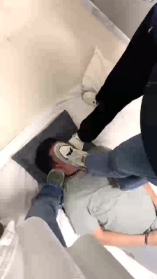 【精神小妹】3素人S艺术踢踹/踩踏碾压/白袜塞嘴 bf27805_绳艺库视频下载