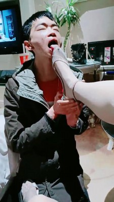 套路直播视频【bibi团】舔高跟鞋底/白丝脚喂食酸奶/裸足插嘴 bf25444_绳艺库视频下载